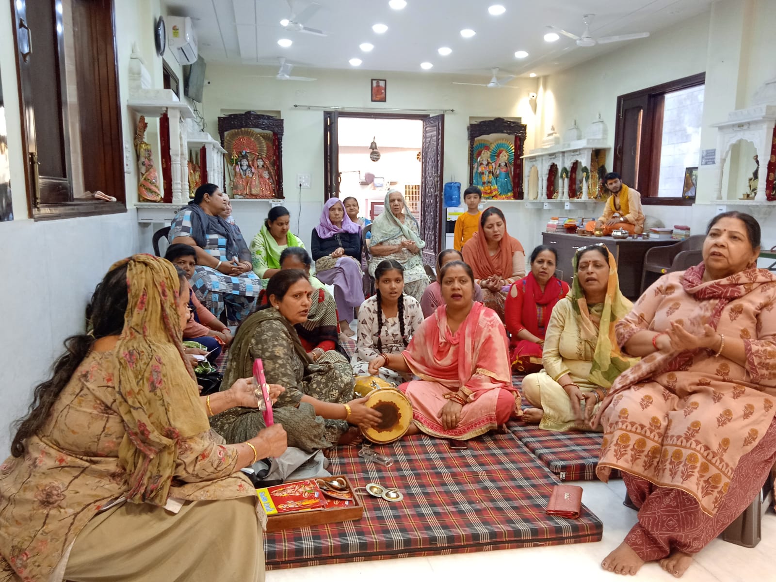 113th Sankirtan and Sunderkand Paath was celebrated and organised with Bhandara (04.04.2023)